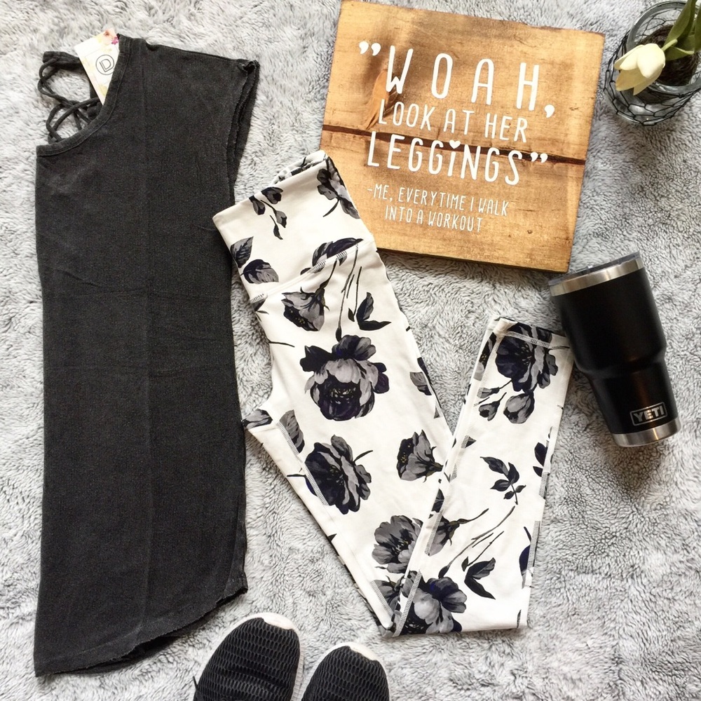Monochrome Rosè Leggings